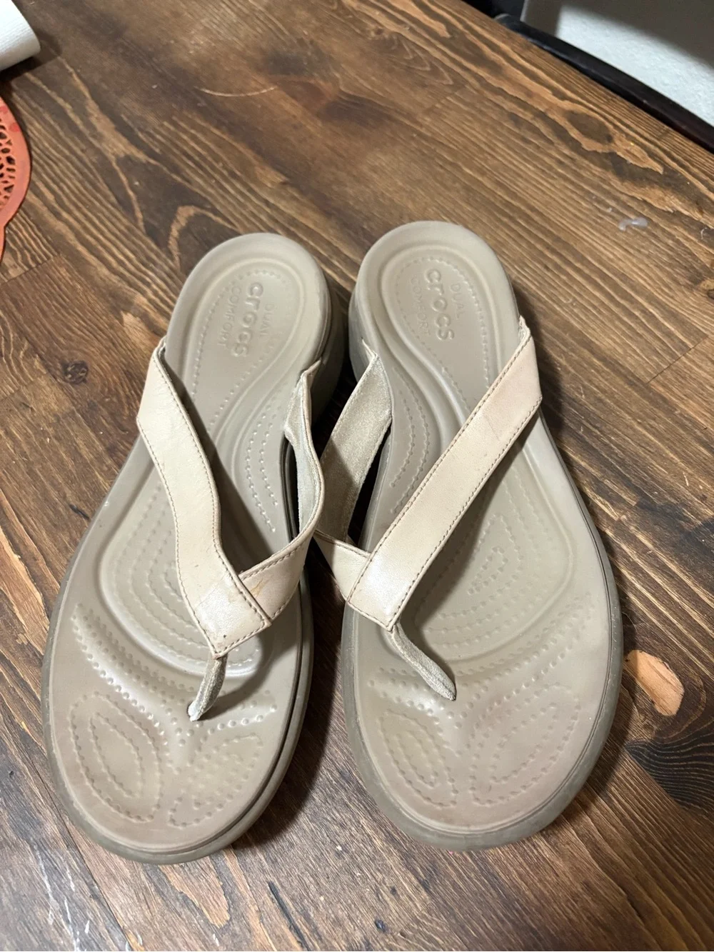 Crocs Women's Slide Sandal Thongs Slip On Size 10 Gently Worn